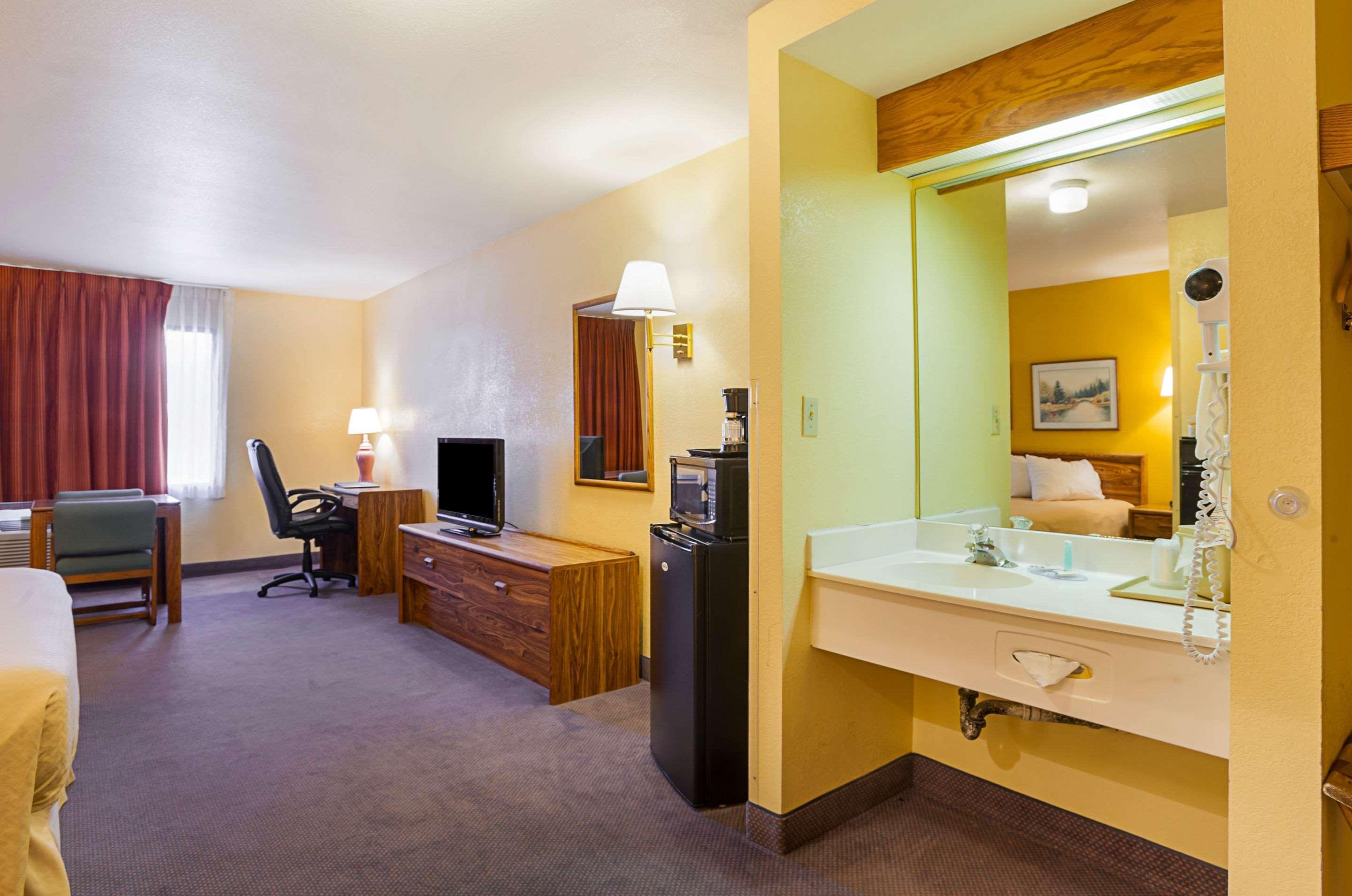 Rodeway Inn & Suites Blanding Extérieur photo