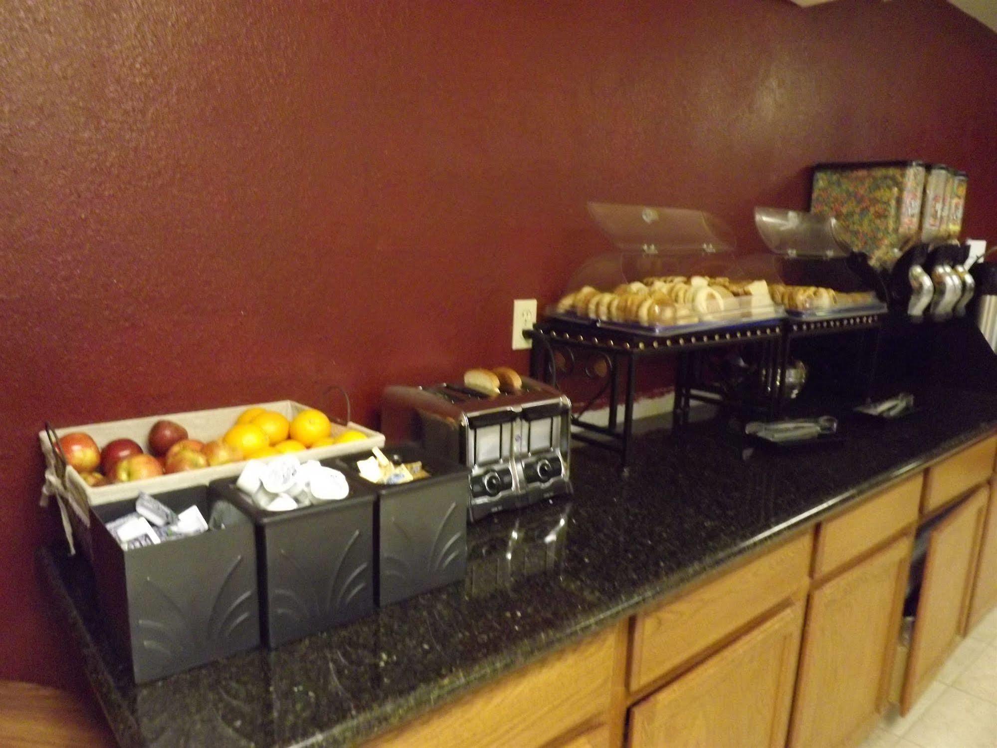 Rodeway Inn & Suites Blanding Extérieur photo