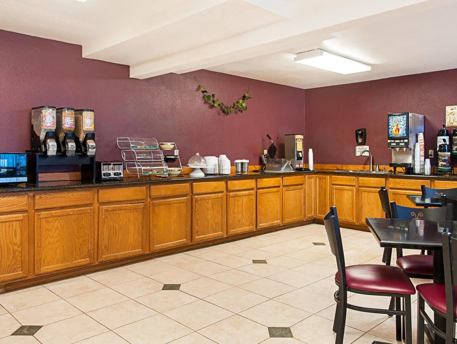 Rodeway Inn & Suites Blanding Extérieur photo